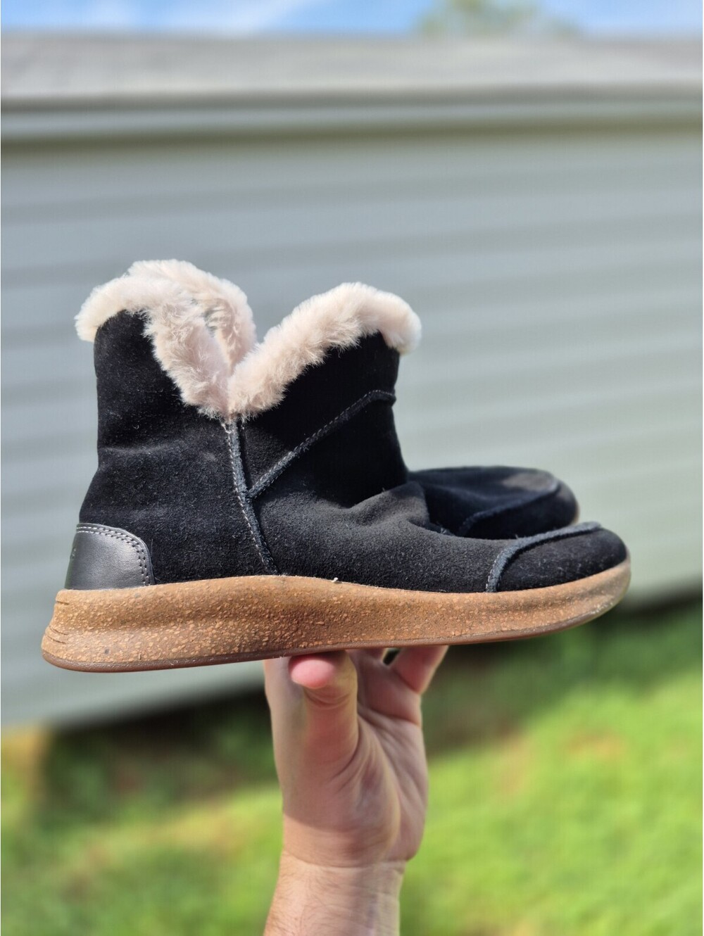 Taos Future Mid Top Black Suede Faux Fur Lined Pull On Boot Women 7 - Runs Small